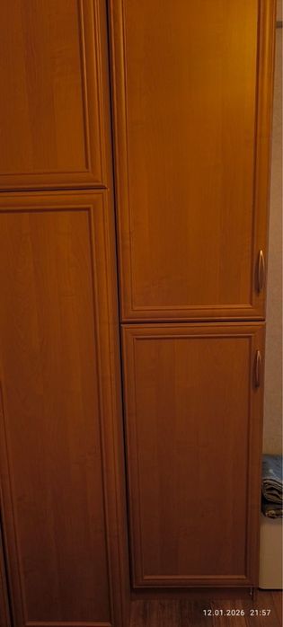 Мебель стол шкаф прихожая