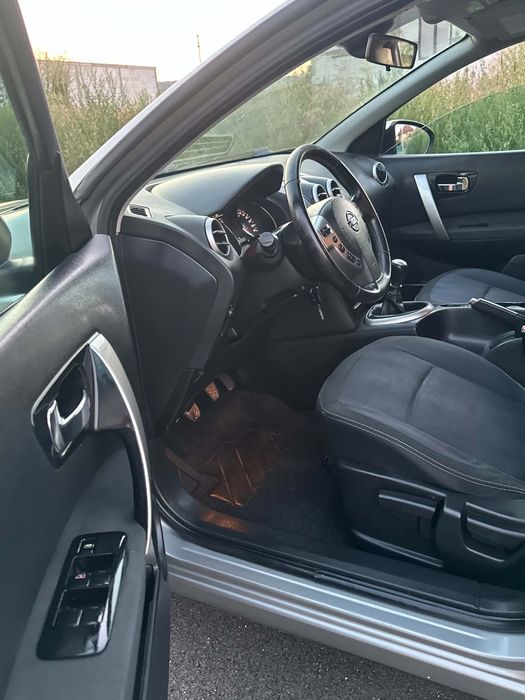 Vand nissan qashqai an 2011 motor 2.0 diesel 4x4