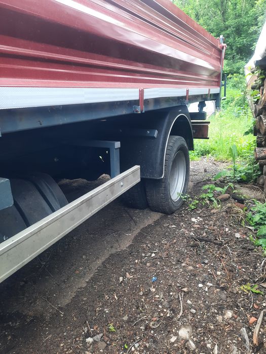 Товарен автомобил Ивеко