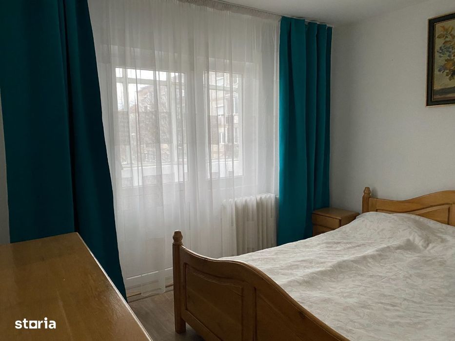 Apartament 3 camere ,str Moldovei