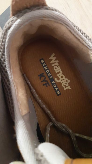 Мъжки обувки Wrangler от естествена кожа. Стелките са от мемори пяна.