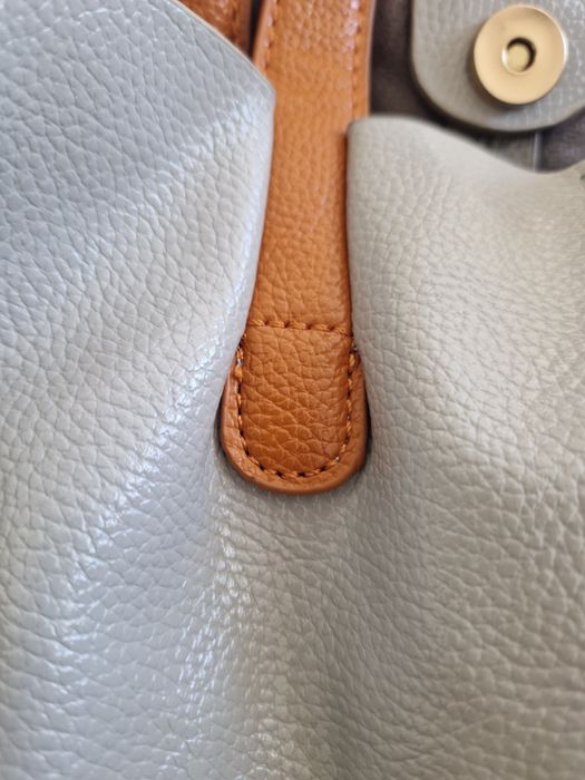 Кожена чанта тип торба