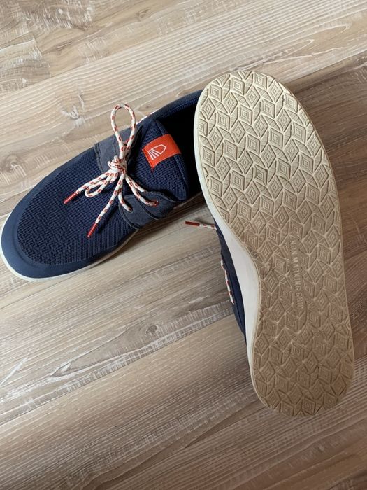 Vând papuci primăvara/vara(40) unisex.