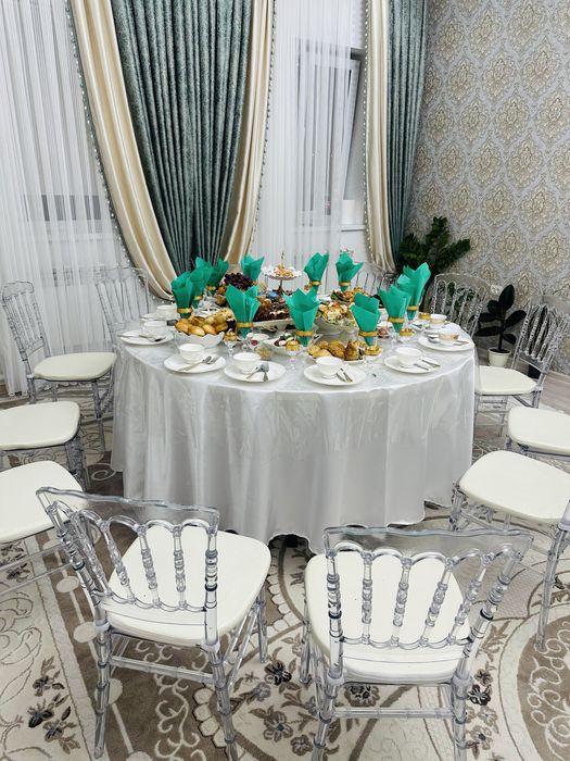 Столы и стулья в аренду