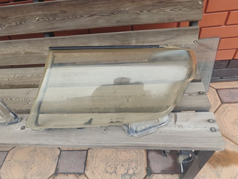 Стекла фар б/у Land Cruiser 200