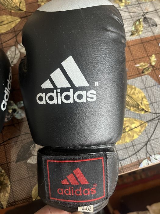 Продам перчатки для бокса
