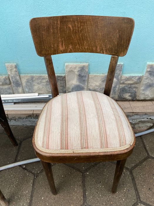 Scaune vintage vechi de lemn de cires stil Thonet