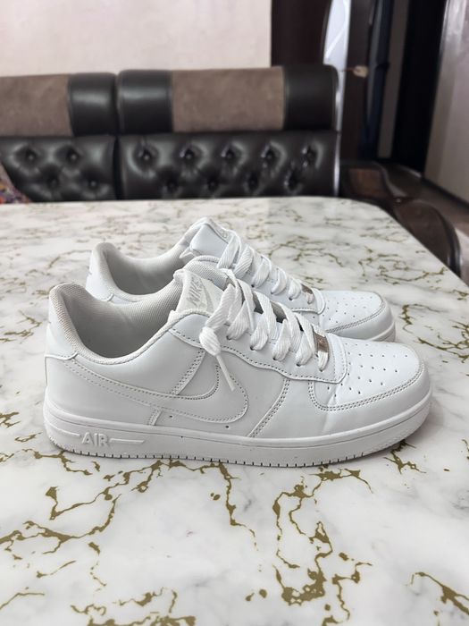 Nike White Youth Air Force 1 Trainers