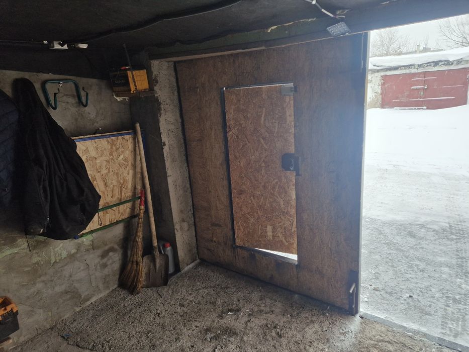 Продам гараж на 23 микрорайон