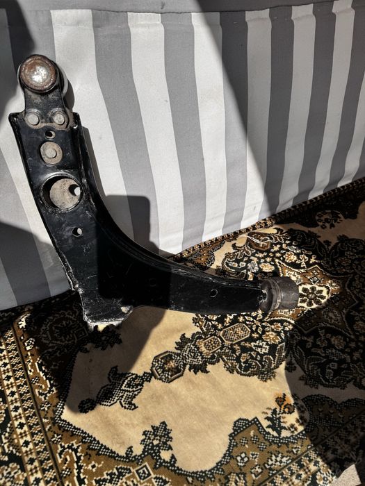 продается рычаг нексия