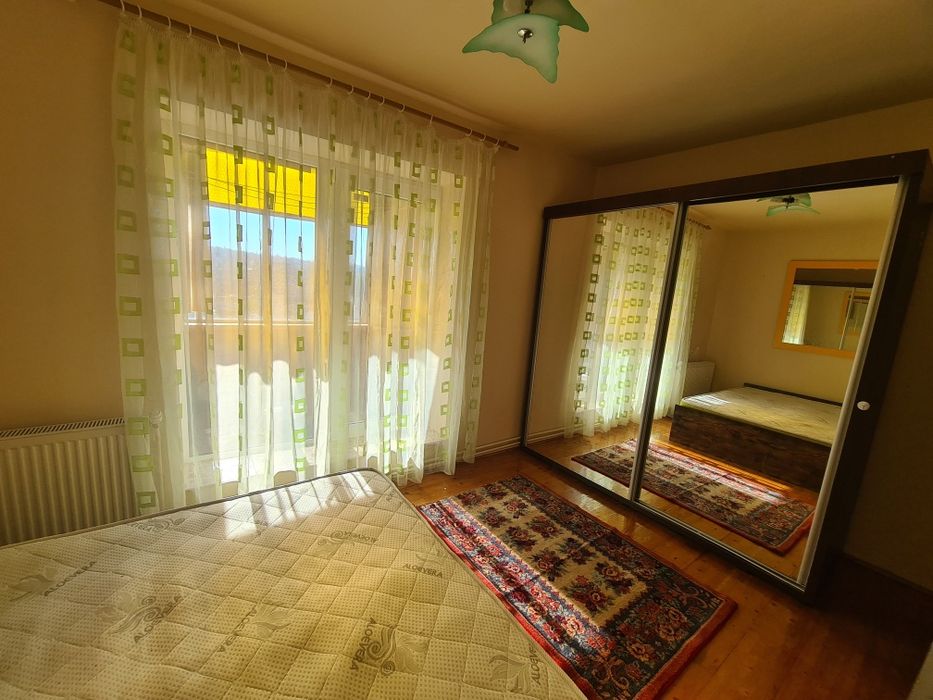 ÎNCHIRIERI  apartamente 3 camere, 2 balcoane,2 bai, living