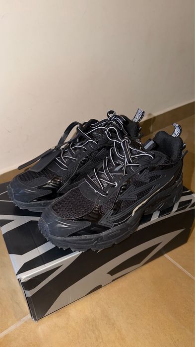 Off White Be Right Back