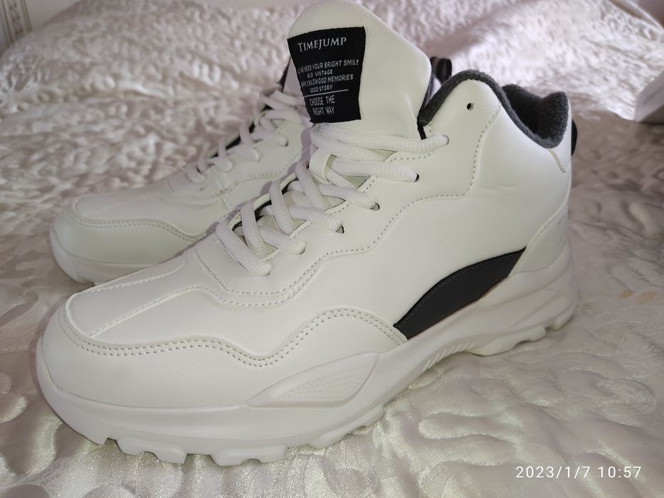 Проддаам кроссовки мужские