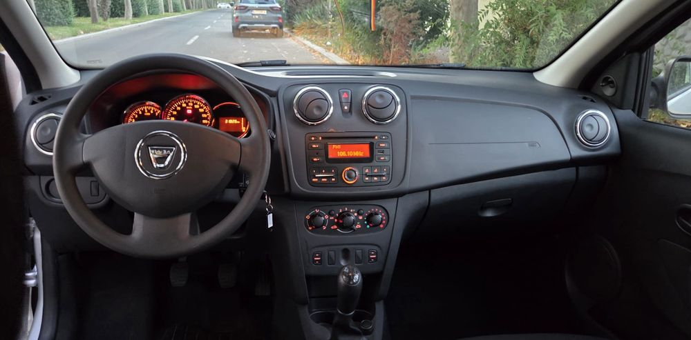 Dacia Logan doar 32.000.km ca si noua