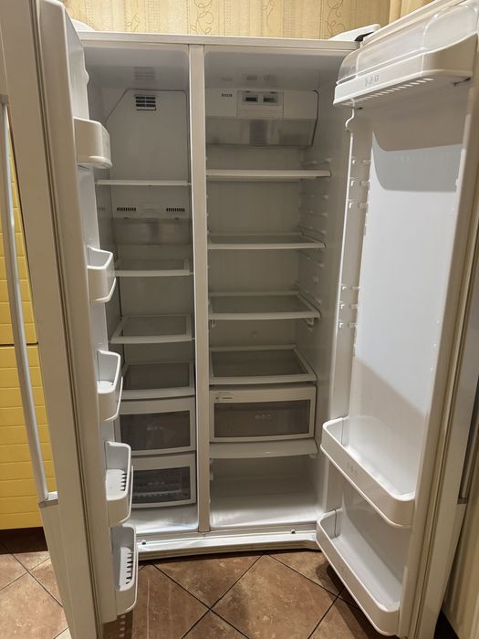 Холодильник двухкамерный LG