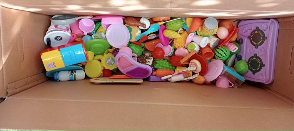 Jucarii din plasti, fructe, legume, etc