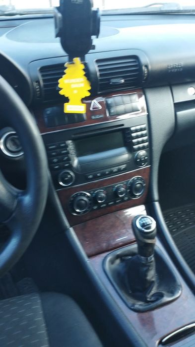 Мерцедес C220 2004 година