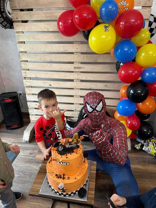 Аниматор супергерой Спайдърмен, Батман, Хълк, Супермен, Iron Man