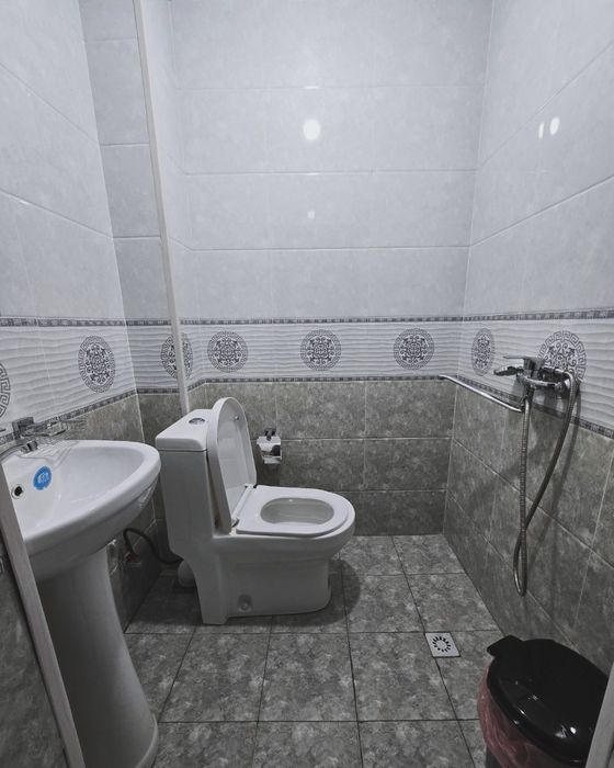 Mehmonxona BEZ ZAKS 24/7 Dombirobod