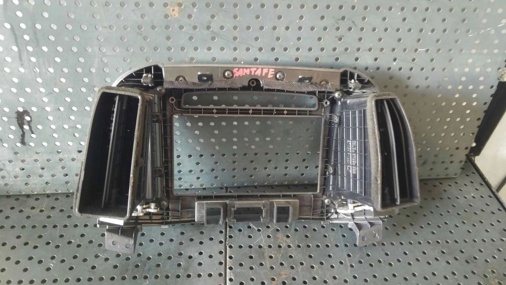 Consola rama centrala cu grile ventilatie hyundai santa fe 2 cm 974202b000