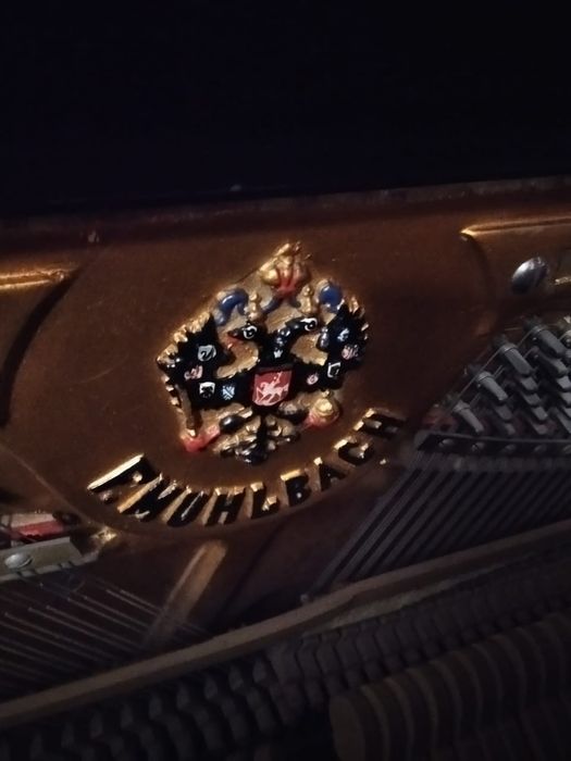 Антикварное пианино F Muhlbach