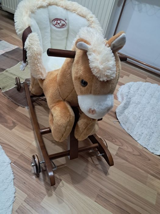 Vând căluț balansoar în stare foarte buna