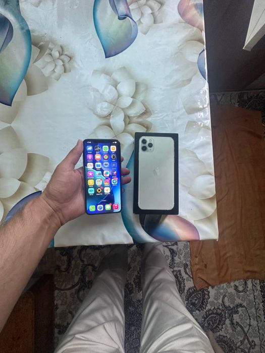 Iphone 11 pro max 64 gb hotirali idealni