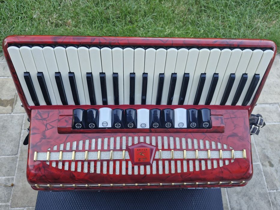 Acordeon italian Baile 120 basi roșu