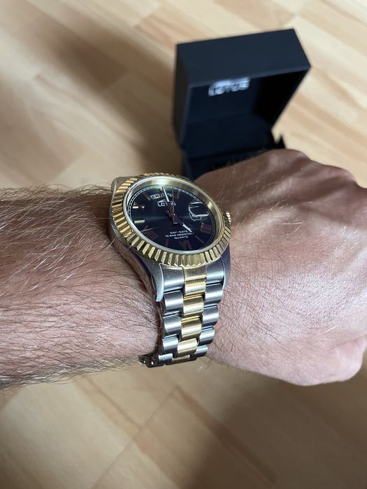 Часовник Lotus Freedom