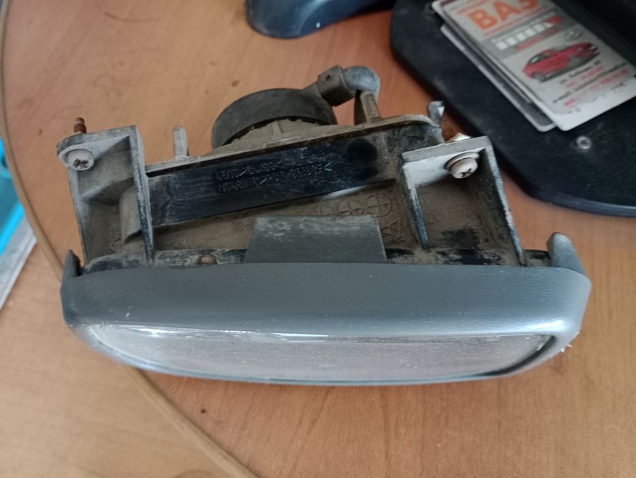 Туманка Мазда 626 GF птичка