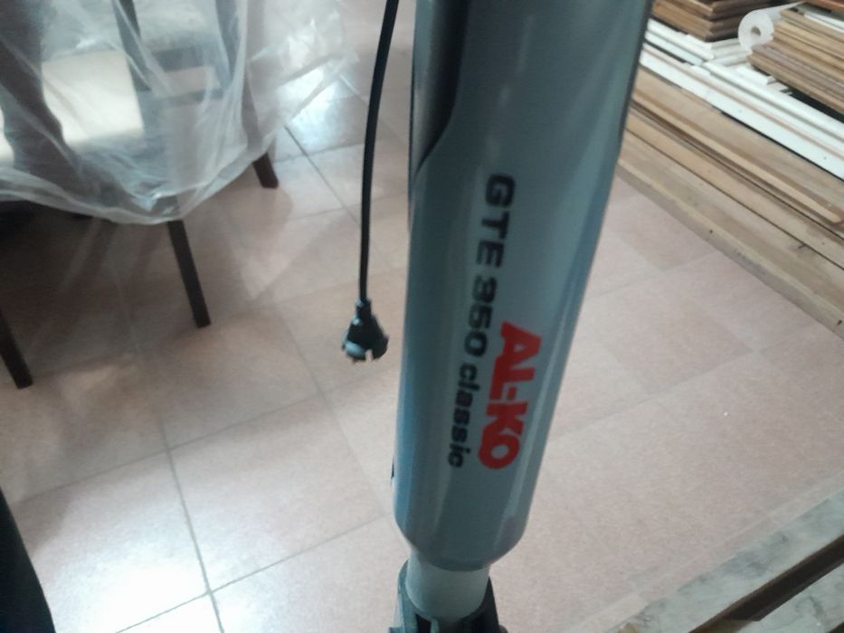 Продаётся триммер электрический