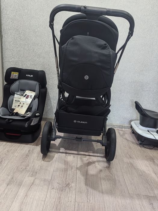 Продам коляску и детское кресло новое