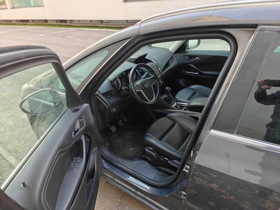 Opel Zafira Tourer 2015