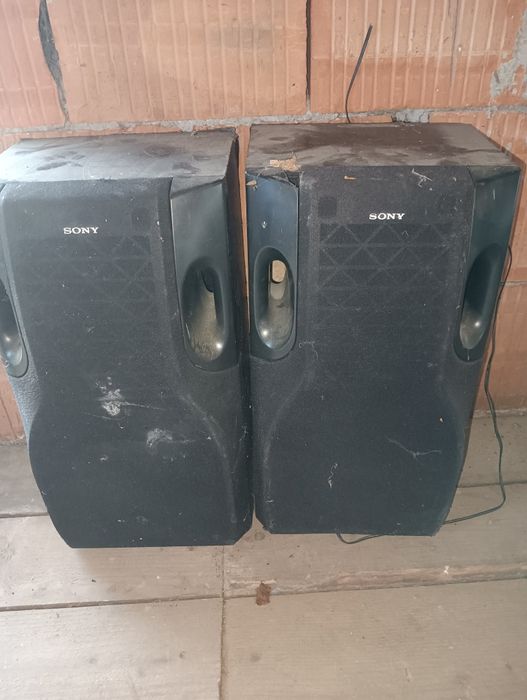 Boxe sony au bas mare și se aude tare