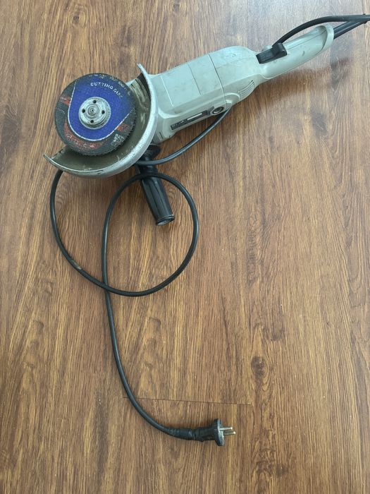 Болгарка Crown Angle Grinder