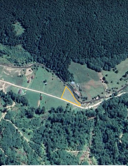 Teren de vanzare cu bazin pastravarie Valea Stanii Cheia langa rau