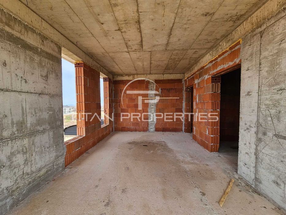 Двуетажна къща в Марково