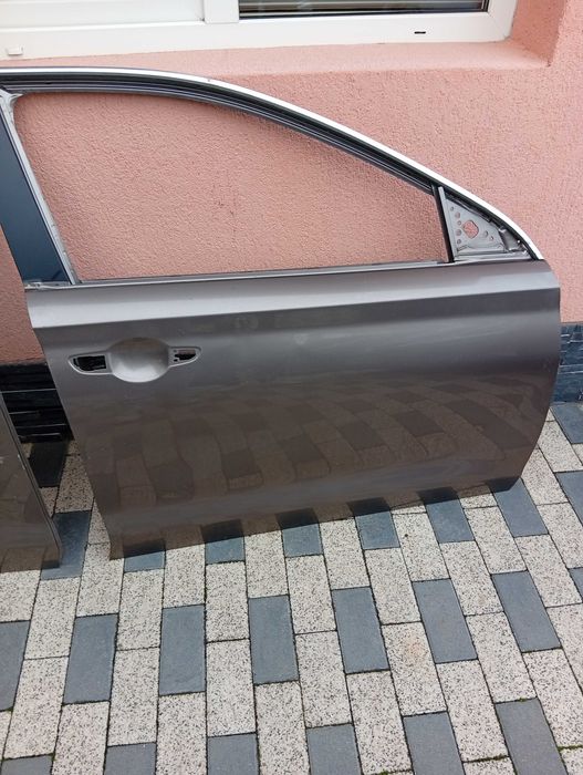 De vânzare ușă i30 dreapta fata și dreapta spate an 2021