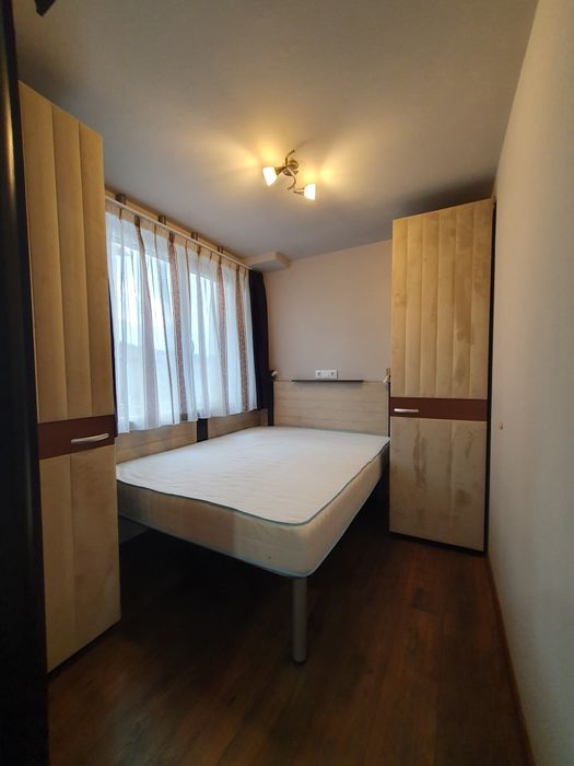 Под наем двустаен в началото на Аспарухово 40 кв. обзаведен влизаш и живееш ТВ. Интернет на пет минути от центъра с автобус място за паркиране