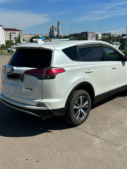 Продам Toyota Rav4 2017 года