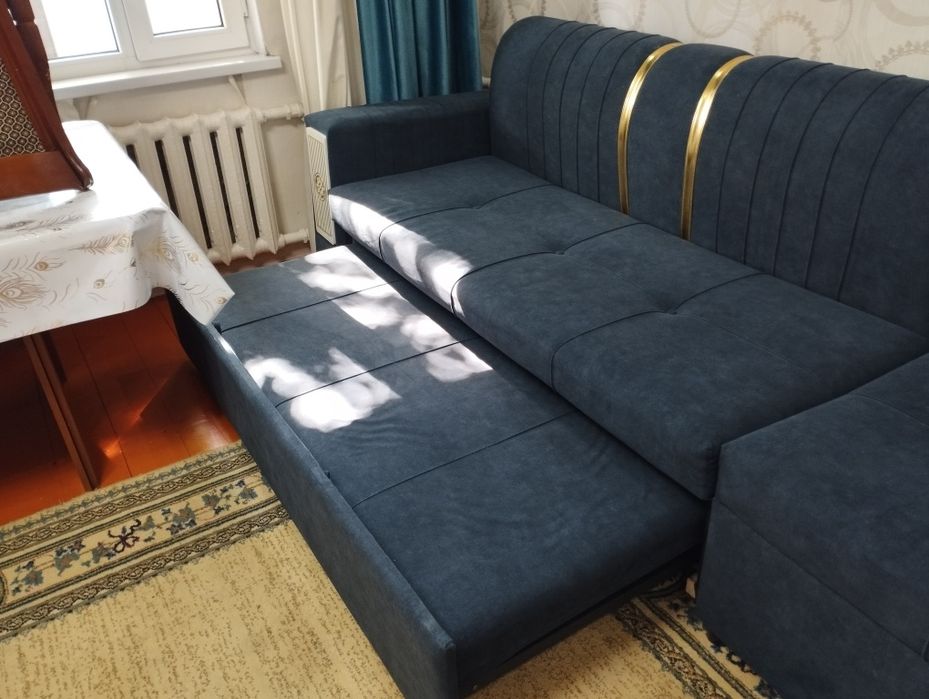 Срочно продаётся диван!