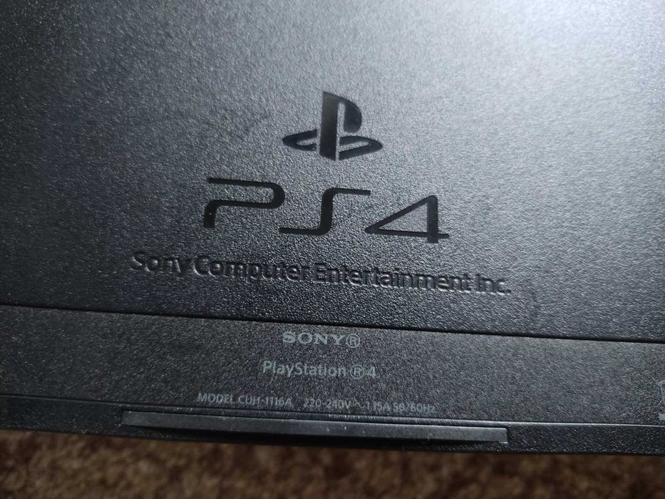 Перфектен Playstation 4 с фърмуер 9.0