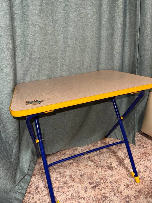 Продам детский столик