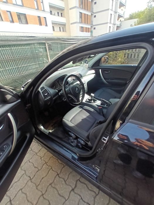 Vând BMW seria 1 diesel  an 2011 149000 kmkm  6900 euro