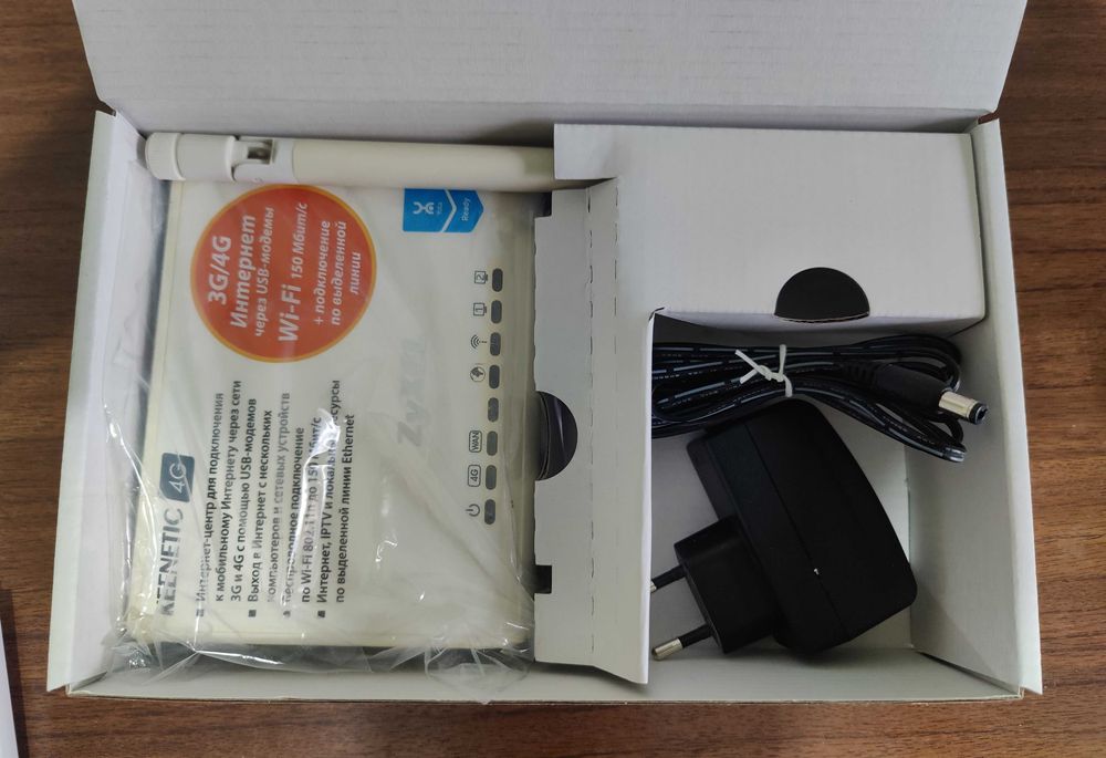 Интернет-центр ZyXEL Keenetic 4G