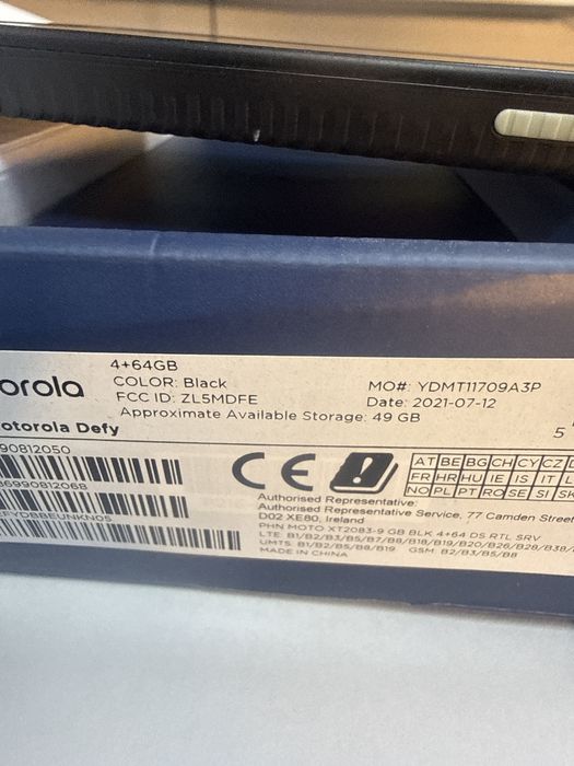 Motorola defy 4/64gb black Перфектен!