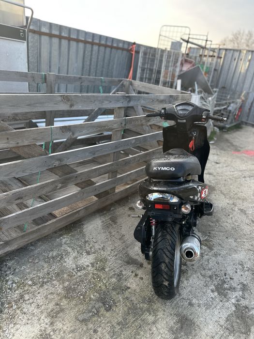 Скутер kymco dj50s