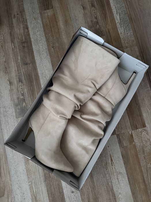 Дамски велурени ботуши