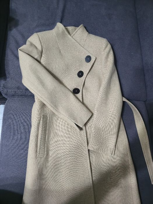 Продам пальто MANGO