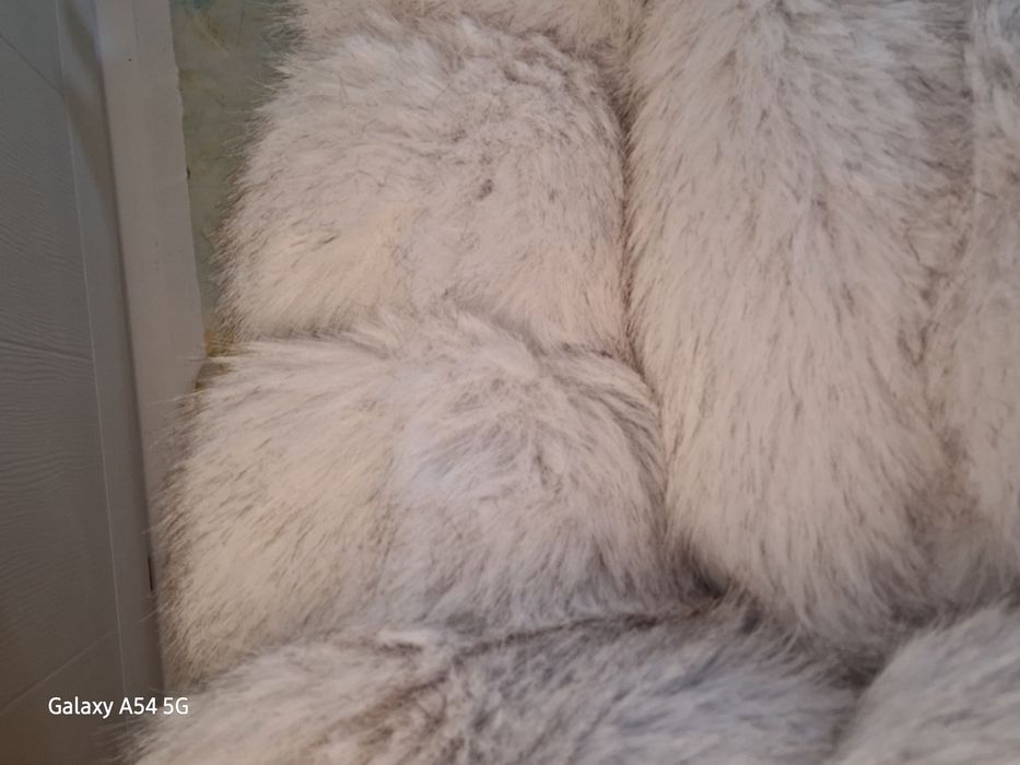 Haina scurta blana artificiala